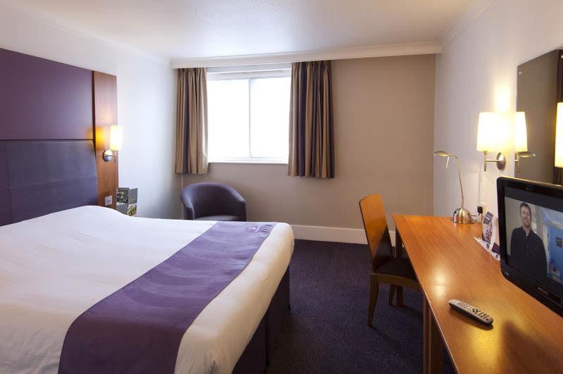 Premier Inn Bristol East Emersons Green Coalpit Heath Exterior foto